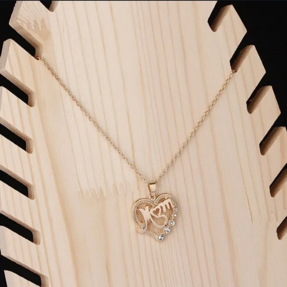 Gold Heart 'Mom' Pendant Necklace - Picture 4 of 6